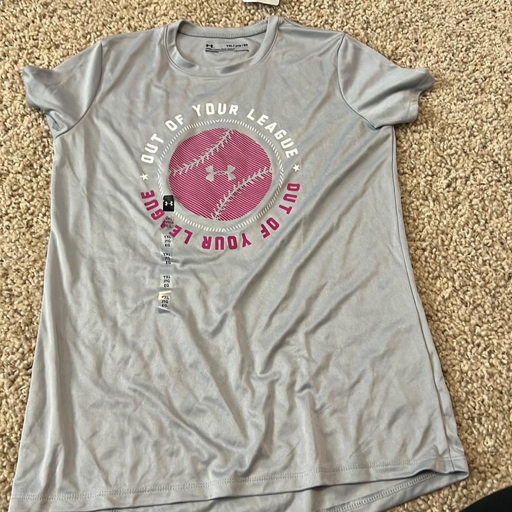 Girls gray and pink under armour shirt